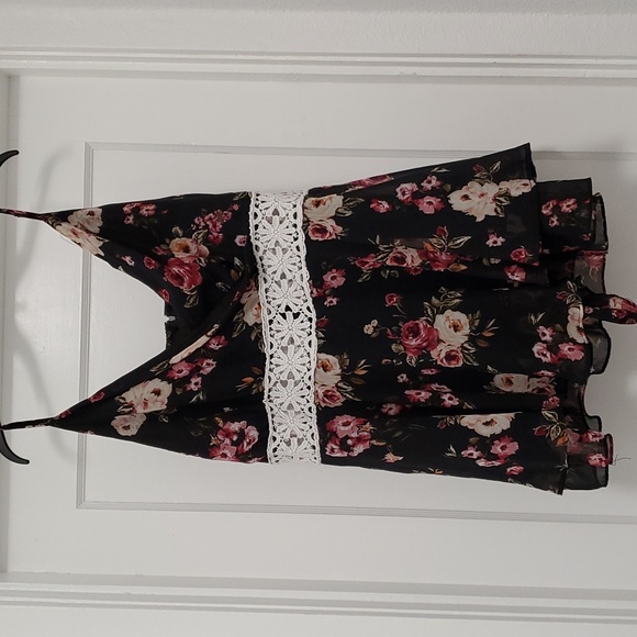 Black floral print crochet waist romper - Picture 1 of 3